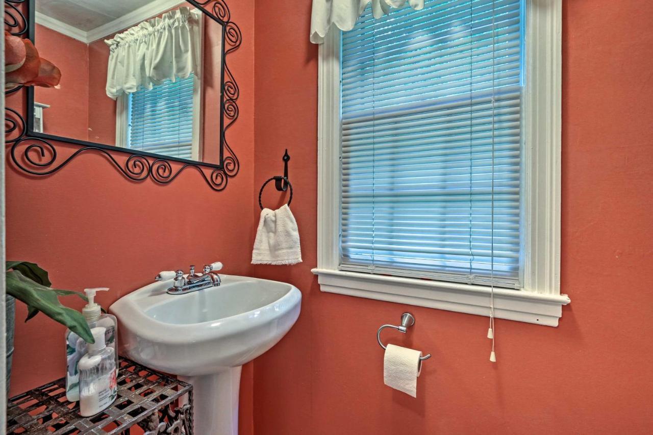 Historic Essex Home With Large Yard Near Downtown! Buitenkant foto